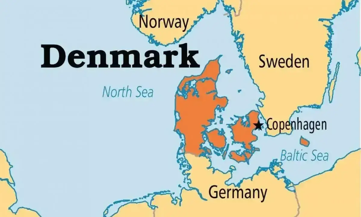 Mapa Danii z zaznaczoną Kopenhagą, otoczona przez Morze Północne, Bałtyk, Szwecję, Norwegię i Niemcy.