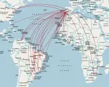 Mapa pokazuje trasy lotów z USA i Afryki do Portugalii. Zastanawiasz się, ile się leci do Portugalii?