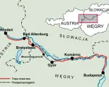 Mapa Europy Środkowej z zaznaczonym Dunajem, trasami rowerowymi i kolejowymi między Wiedniem a Budapesztem.