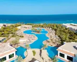 Fantazia Resort Marsa Alam: opinie potwierdzają - baseny, palmy i błękitne morze tworzą rajski widok.