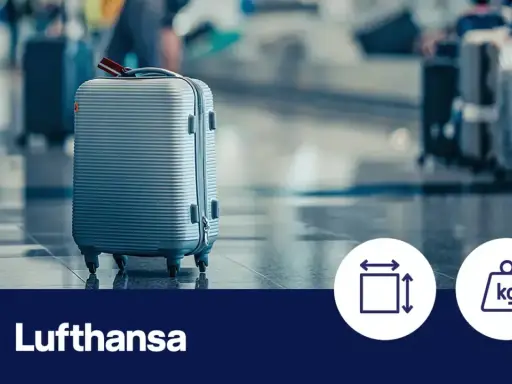Srebrna walizka podręczna na lotnisku, obok logo Lufthansa i ikon wymiarów oraz wagi.