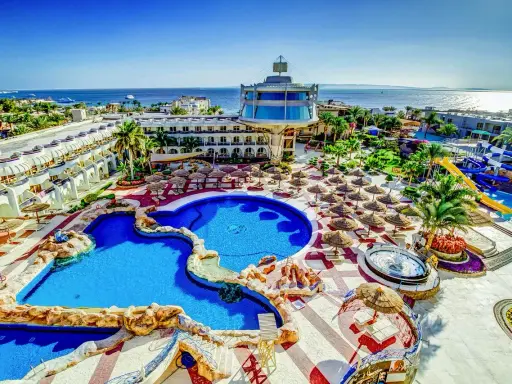 Luksusowy resort z basenami i zjeżdżalniami, idealny na wakacje. Sea gull beach resort opinie potwierdzają jego wysoki standard.