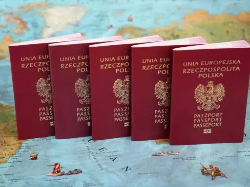 Gdzie złożyć wniosek o paszport? Uniknij kolejek! Poradnik