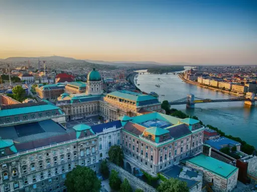 Węgry: Dowód osobisty wystarczy! Paszport do Budapesztu nie jest wymagany