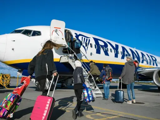 Ryanair: Nie polecisz? Sprawdź, czy odzyskasz pieniądze i zmienisz lot